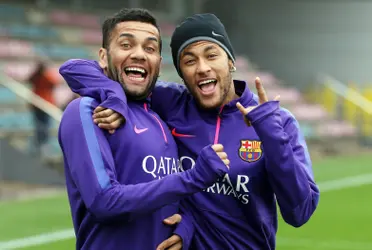Dani Alves y Neymar en un entrenamiento del Barça