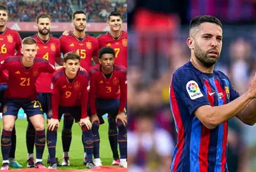 El lateral culé jugará de titular con España y después se irá a su nuevo equipo