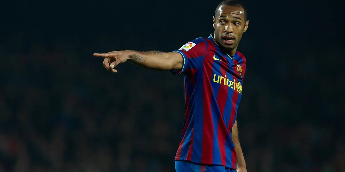 Thierry Henry en un partido con el Barça