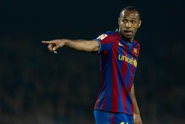 Thierry Henry en un partido con el Barça